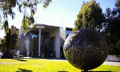 National Gallery of Australia to halt promotion of Aboriginal art exhibition over authenticity concerns