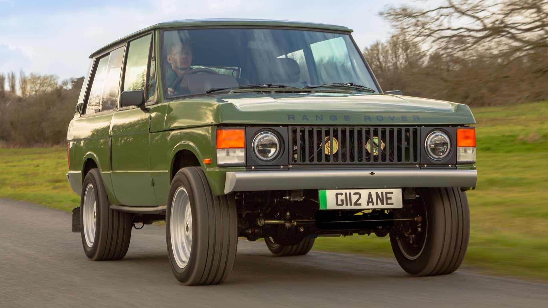 Range Rover Classic Restomod Has 2 Doors, 450HP Tesla…