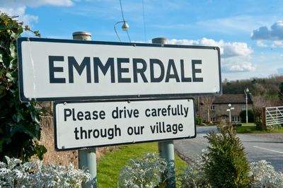 Emmerdale fans beg for soap LEGEND to return after surprise mention