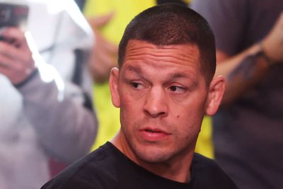 Nate Diaz turns himself in to New Orleans police on felony battery charge, released on bond