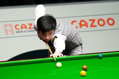 Si Jiahui leads Luca Brecel in World Championship semi after opening session