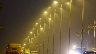 Parts of Delhi witness short spell of rain