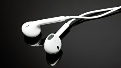 Could the iPhone 15 see a return of wired EarPods in the box?