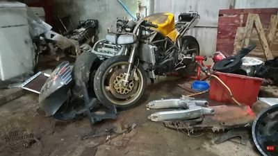 Watch A Ducati 748 SPS Left In A Barn To Rot Get Brought Back To Life