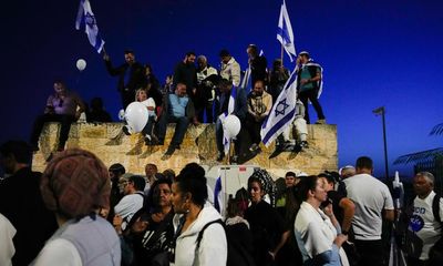 Gun-toting, prayer-reciting protesters throng Jerusalem to back judicial overhaul