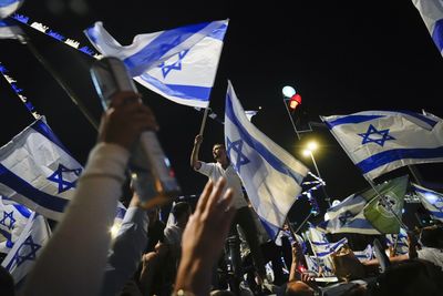 Thousands rally in support of Israel’s divisive judicial overhaul