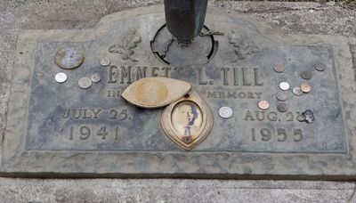 After death of Emmett Till’s accuser, Chicago-area cousin says, ‘No one now will be’ held accountable