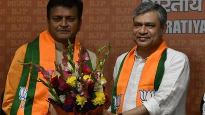 Former JD(U) leader Ajay Alok joins BJP