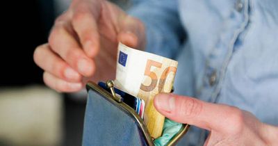 Social welfare recipients could face deductions to €200 bonus payment