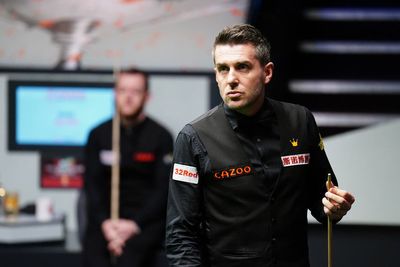 World Snooker Championship scores: Luca Brecel hits back against Si Jiahui as Mark Selby leads Mark Allen