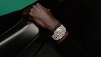 Urwerk goes metallic grey for new UR-100V Magic T edition