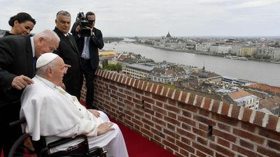 Pope's visit to Hungary overshadowed by conflict in Ukraine