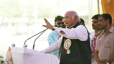 Karnataka Assembly elections | BJP asks ECI to file criminal case against Kharge for ‘poisonous snake’ remark