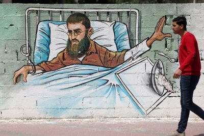 Palestinian hunger striker's health worsens: activists
