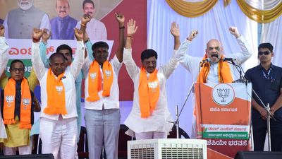Amit Shah asks people to decide whether they want double-engine govt. and ‘reverse gear’ govt.