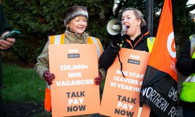 GMB union votes to accept pay offer for NHS staff in England