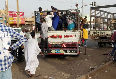 Sudanese face ‘shocking’ delays, no aid at Egypt border