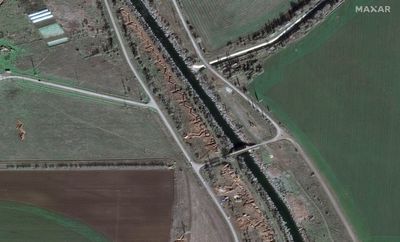 What are the ‘dragon’s teeth’ defences being erected by Russia in Ukraine?