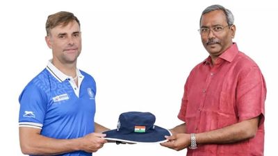 New coach Fulton excited to join men's hockey team