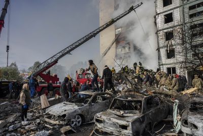 At least 25 killed in Russian air raids on Ukraine cities
