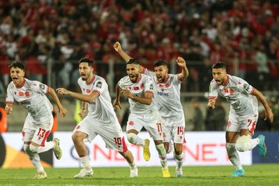 Stand-in goalkeeper stars as Wydad squeeze into semis