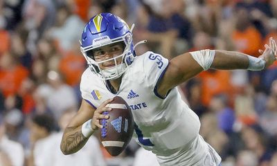 Live Football Betting: Tips & Strategies