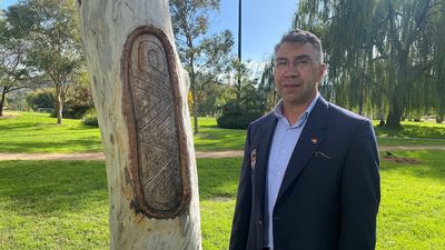Ngambri people consider claiming native title over land in Canberra following ACT government apology
