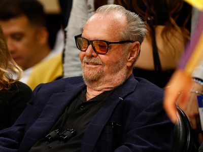 Jack Nicholson makes rare public appearance at LA Lakers game