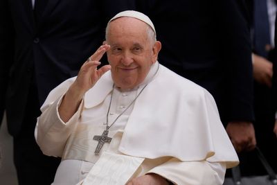 Pope visits refugees, urges Hungary to show charity to all