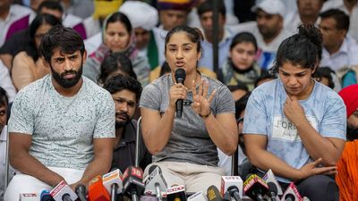 'I request you with folded hands not to weaken our movement': Vinesh Phogat to cousin Babita Phogat