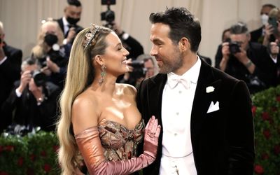 Blake Lively and Ryan Reynold's cabin-like living room is a masterclass in 'quiet luxury'