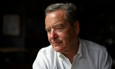 Jeff Stelling to leave Sky Sports Soccer Saturday after more than 25 years