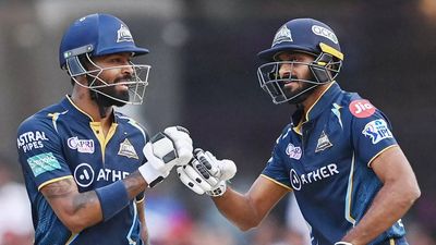 Hardik Pandya is showing us way by coming good in difficult situations: Vijay Shankar