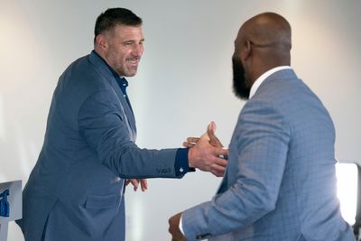 Watch: Titans’ Vrabel, Carthon appear to troll fans, media after passing on WR again