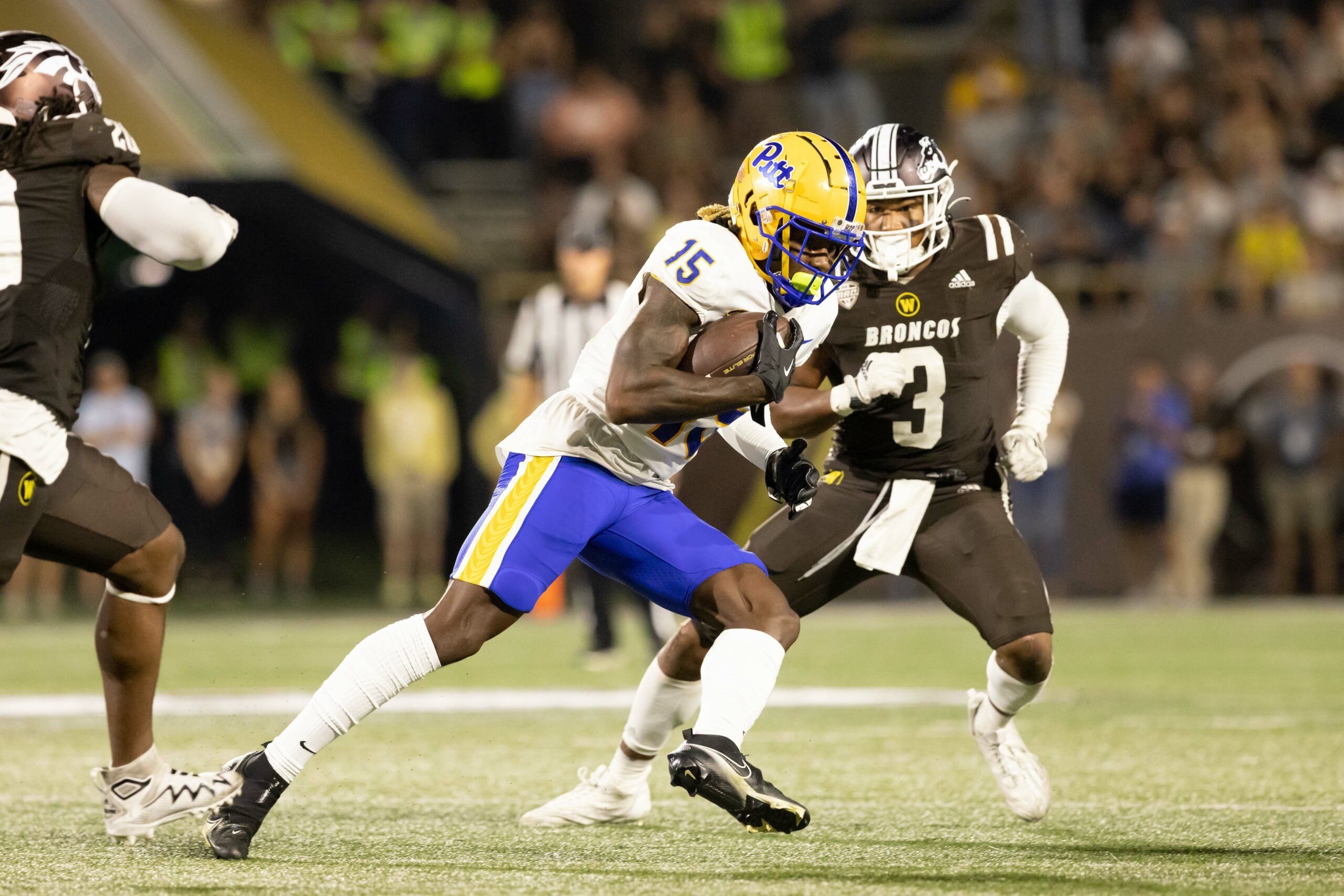 Jets select Western Michigan linebacker Zaire Barnes…