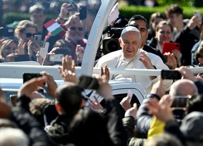 Tens of thousands gather for pope's mass in Hungary