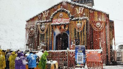 Char Dham pilgrims stopped at Srinagar due to bad weather