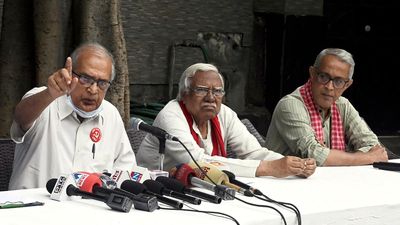Samyukt Kisan Morcha to hold protest next month on pending demands