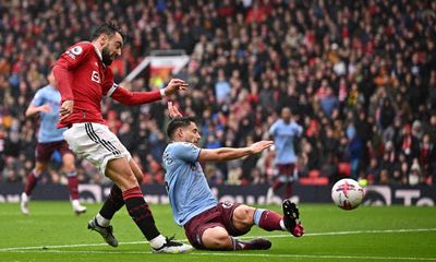 Fernandes strikes to secure win for Manchester United against Aston Villa