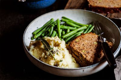 Make meatloaf like a Southern chef