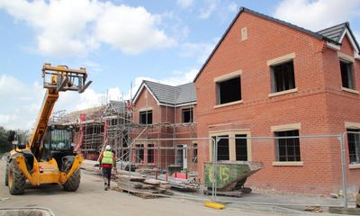 Scrapping housebuilding targets could cost tenants £200 a year by 2030 – Labour