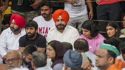 Motive is to protect the accused: Navjot Singh Sidhu lends support to protesting wrestlers