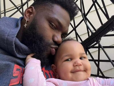 Daughter of Buccaneers LB Shaq Barrett drowns in family pool