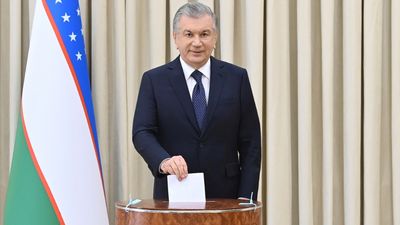 Uzbeks back President Mirziyoyev’s reforms proposal