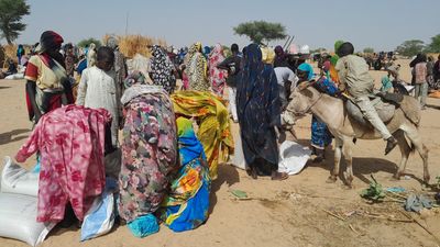 In Chad, pregnant Sudanese refugees give birth without shelter