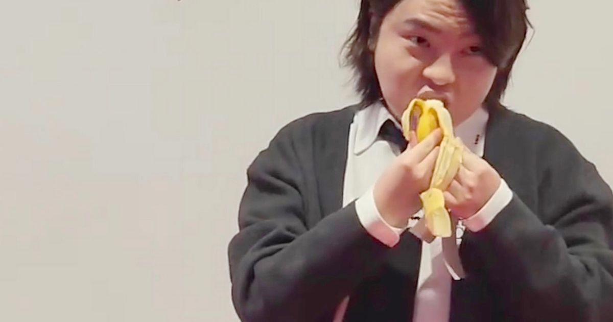 Hungry museum visitor eats valuable banana artwork…