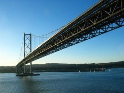 Forth Road Bridge shut due to ongoing incident