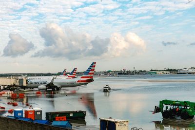 American Airlines pilots vote in favour of strike