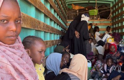 Sudanese fleeing north face arduous crossing into Egypt
