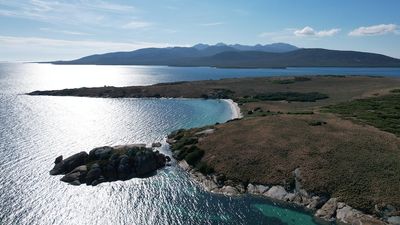 Crowdsource-funded retreat proposed to develop Tasmania's remote Little Dog Island in Bass Strait